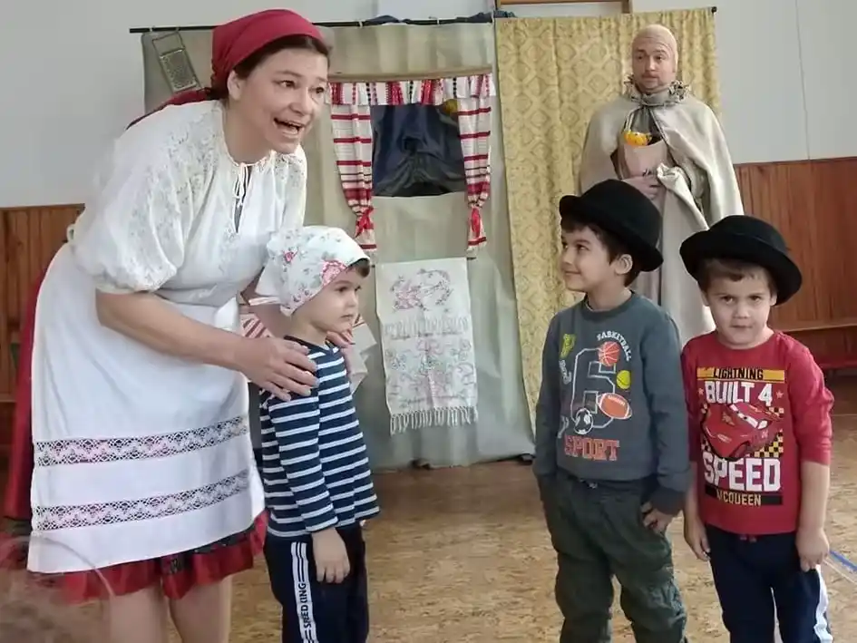 A kisgömböc előadás