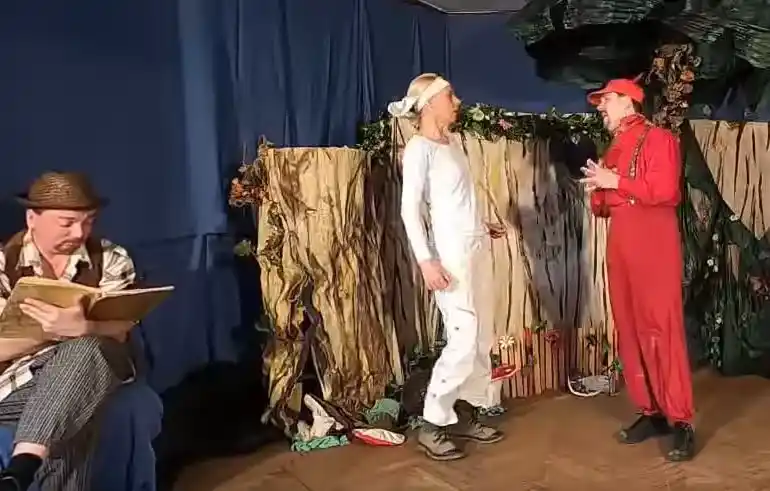 A Rémusz bácsi meséi előadás