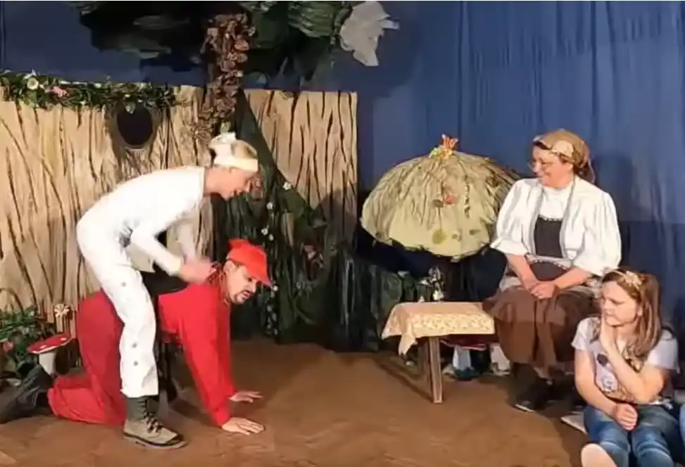 A Rémusz bácsi meséi előadás