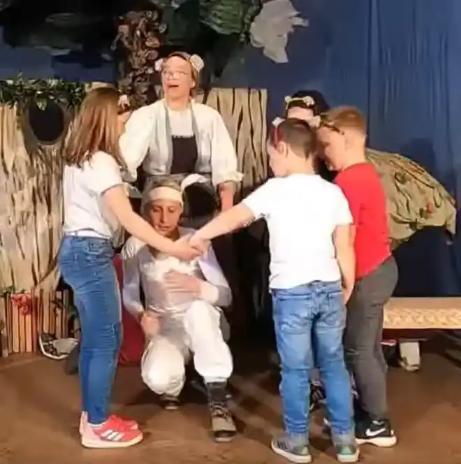 A Rémusz bácsi meséi előadás