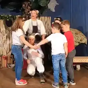 A Rémusz bácsi meséi előadás