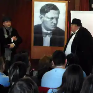 Tanár úr kérem előadás